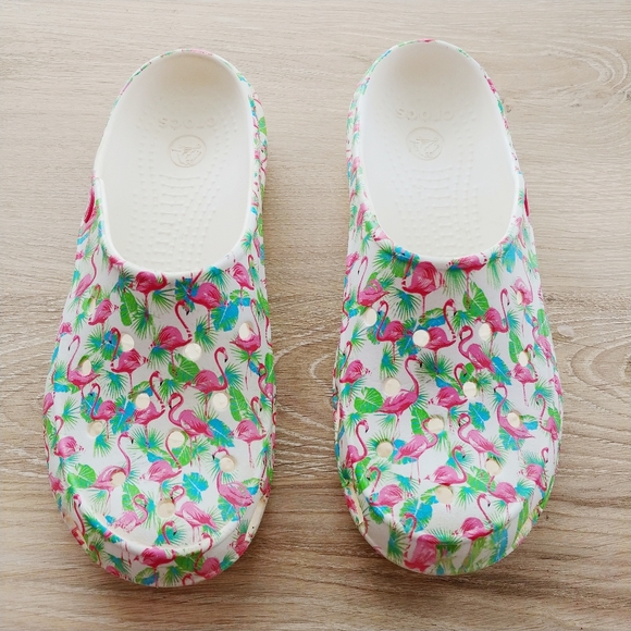 crocs freesail flamingo